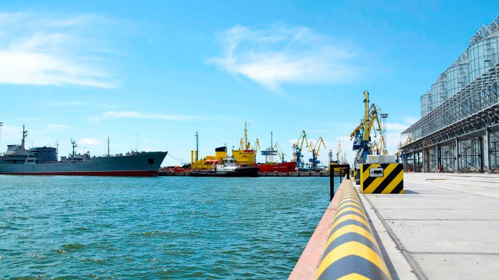 Морской порт в Мариуполе готовят к возобновлению работы