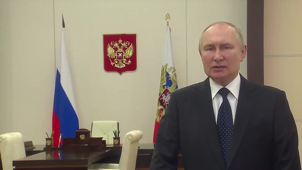 Владимир Владимирович Путин поздравил представителей спецслужб с профессиональным праздником — 20 декабря официально отмечается день работников органов безопасности