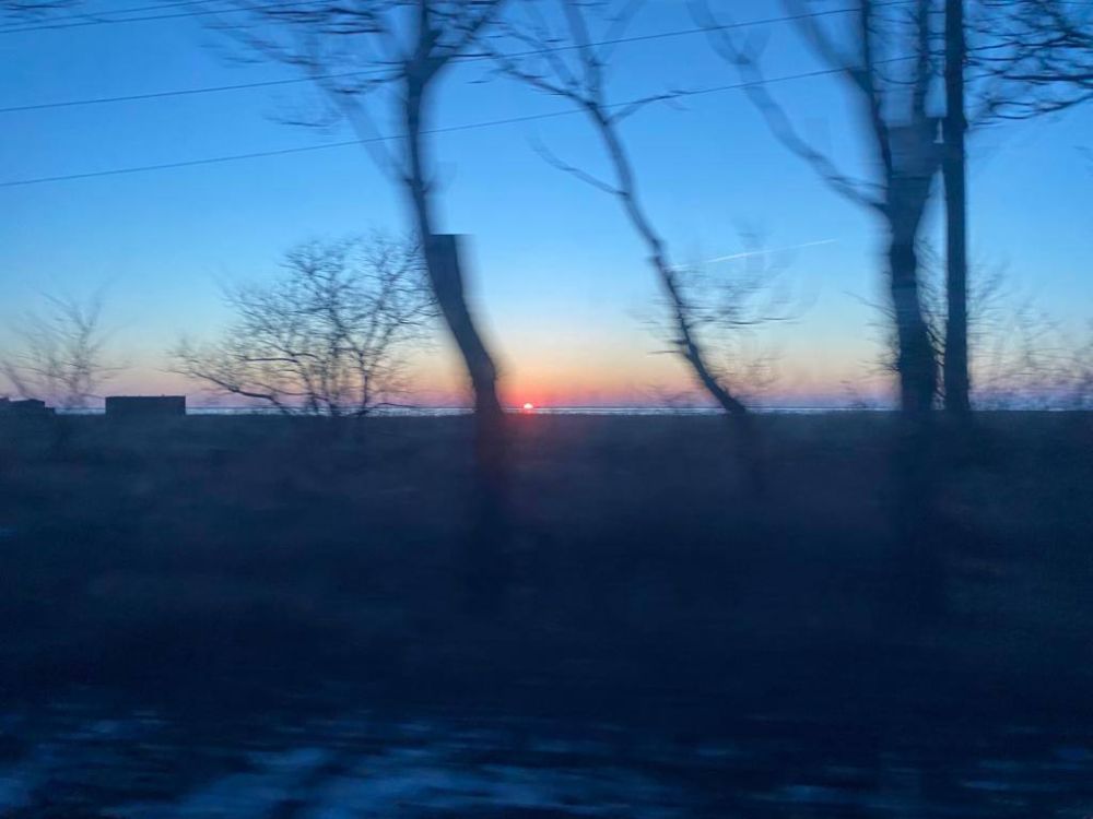 Марат Хуснуллин: В поездке работаю почти без отдыха, нужно посетить множество городов, в этом раз закат провожали в Бердянске, а рассвет встречали уже в Мариуполе