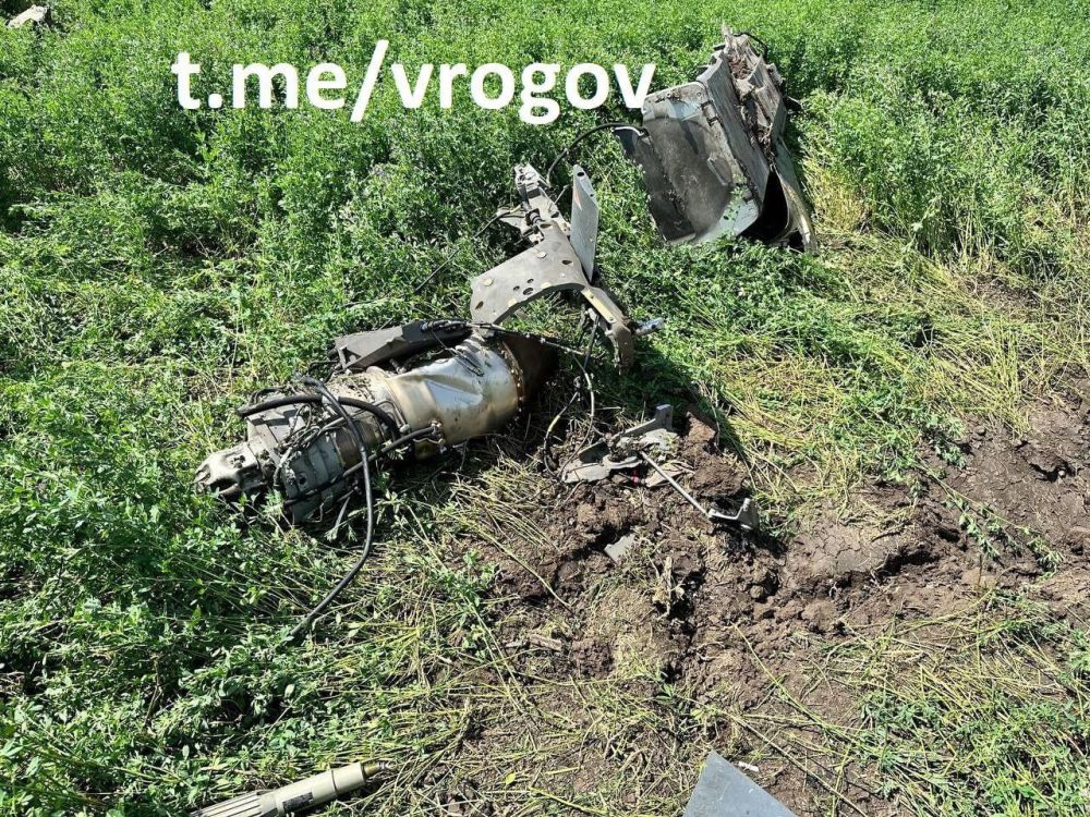 Российские комплексы ПВО сбили в районе Бердянска британско-французскую крылатую ракету Storm Shadow, заявил глава движения "Мы вместе с Россией" Владимир Рогов @vrogov