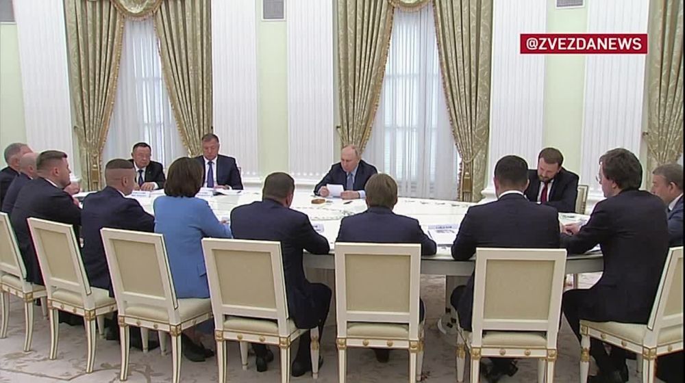 «Такое впечатление, что там вообще никогда никто ничем не занимался»: Владимир Владимирович Путин поручил обратить внимание на новые регионы России во время совещания по вопросам строительства