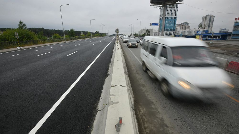 На трассе Мелитополь-Бердянск продолжают ликвидировать последствия крупного ДТП: Обстановка на дорогах Запорожской области в сторону Крыма по состоянию на 14 августа 2023 года