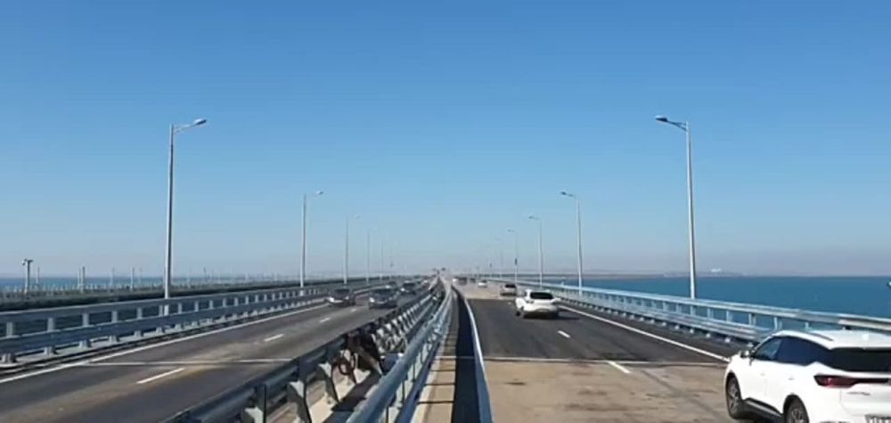 Крымский мост полностью восстановление на 18 дней раньше намеченного срока, открыто движение машин по всем четырем полосам – вице-премьер Марат Хуснуллин