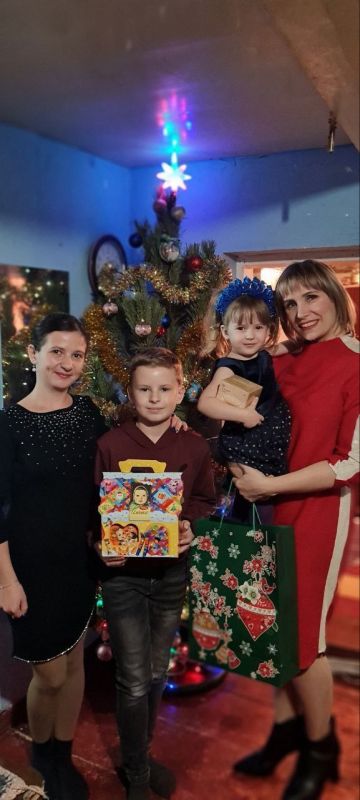 И.о. ректора АГПУ исполнила мечту девочки Даши из Бердянска