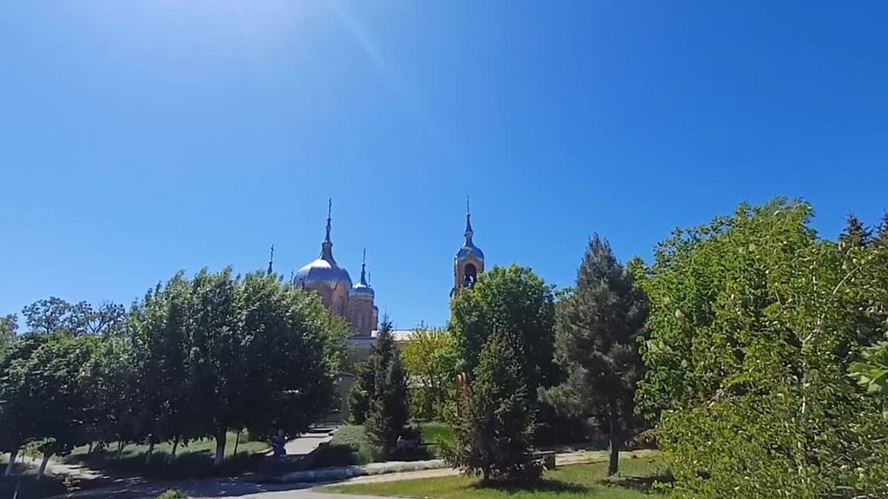 Дорогие жители Бердянского муниципального округа! Поздравляю вас со светлым праздником Пасхи!