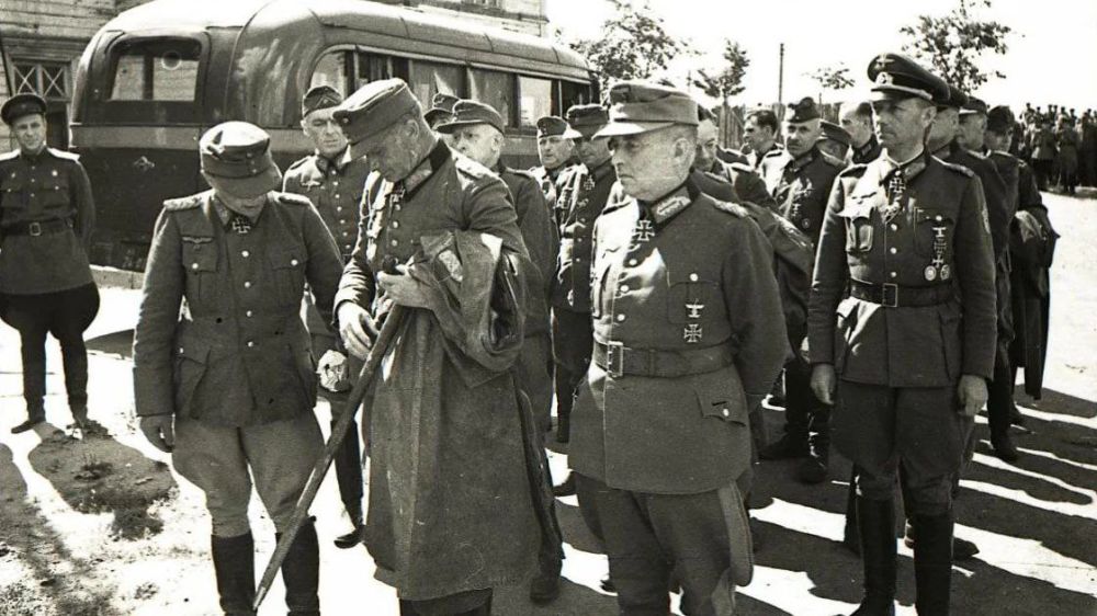  : 10    . 1945