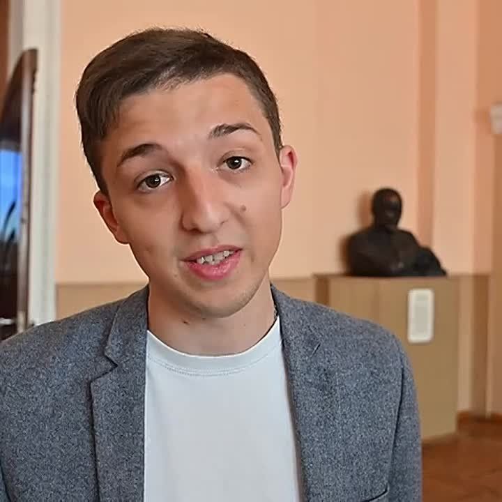  :   2025       !