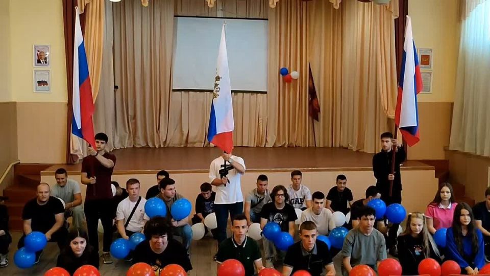 22 августа 2025 года – День Государственного флага Российской Федерации! Этот праздник олицетворяет свободу, согласие и добро