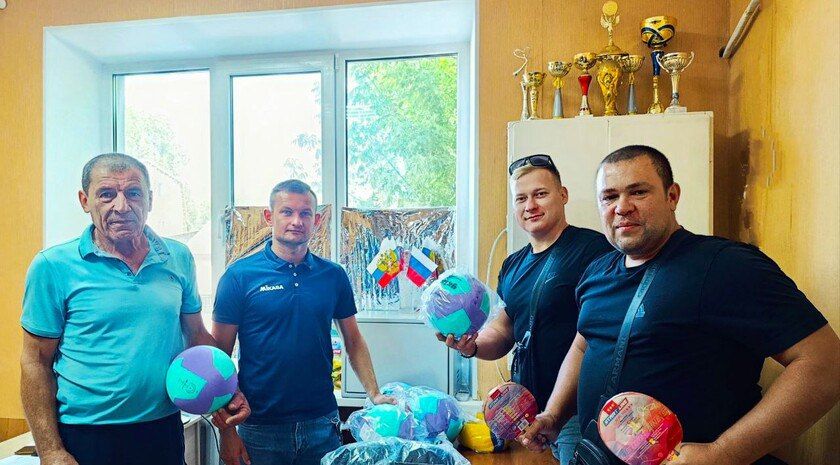 В села Бердянского округа передали спортивный инвентарь