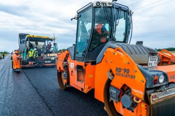 В Запорожской области на 100% уложили асфальт на дороге вдоль побережья Азовского моря
