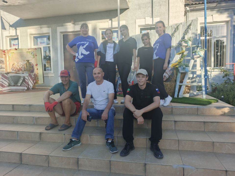 Субботник в селе Азовское. В селе Азовское прошёл субботник, приуроченный ко Дню села