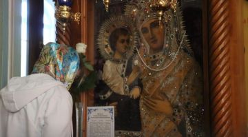 Верующие Бердянска встретили три православные святыни из Москвы