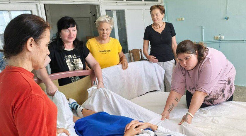В Бердянске более 130 добровольцев прошли обучение по уходу за тяжелобольными
