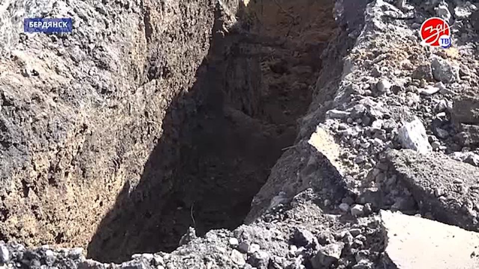 В Бердянске ремонтируют проблемный водовод