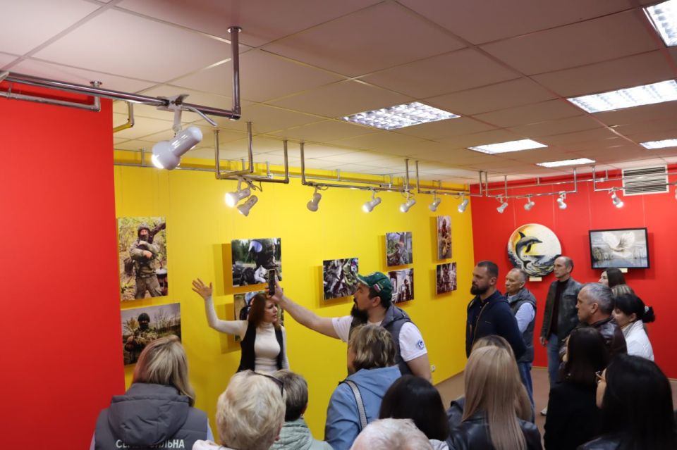 Уникальный взгляд на историю: В Бердянске открыта выставка к 80-летию Победы, посвященная животным-героям