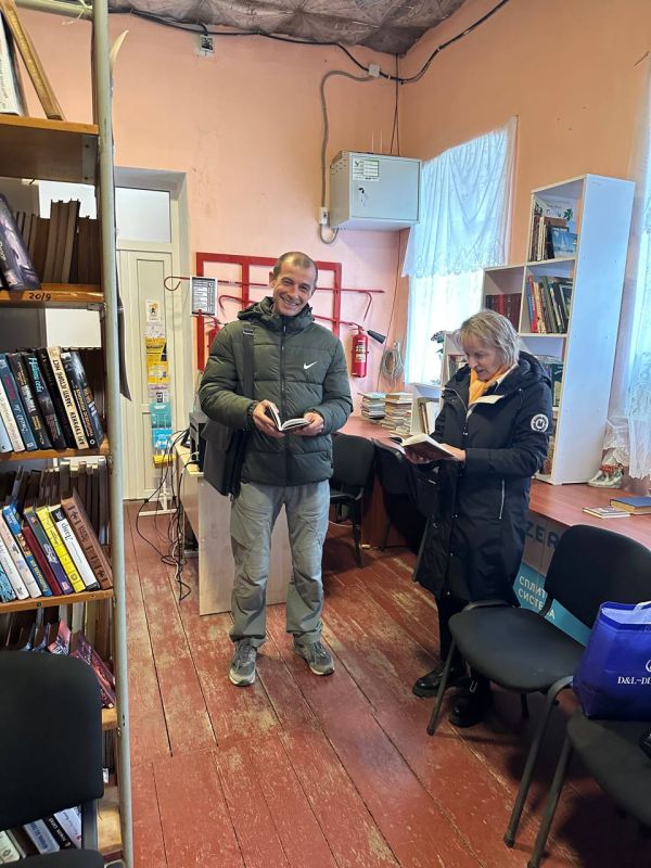 Книжная выставка «Поэзии чудесный гений»