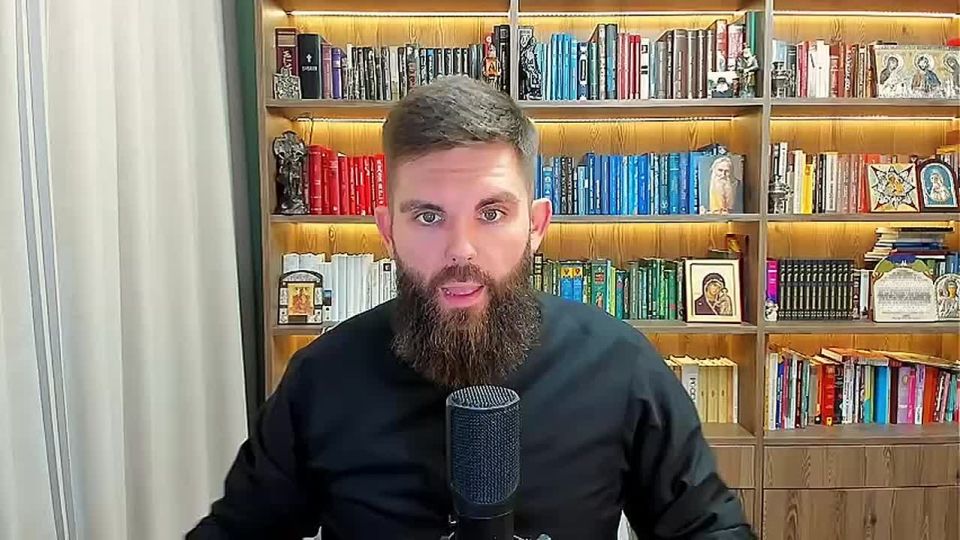 Анна Хорошун: О том, как бес не хотел выходить из человека, а старец победил его именем Христа