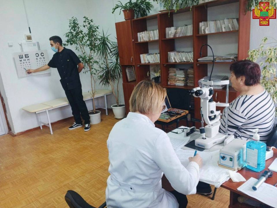 Врачи из Чувашии начали выездной прием в Бердянском округе