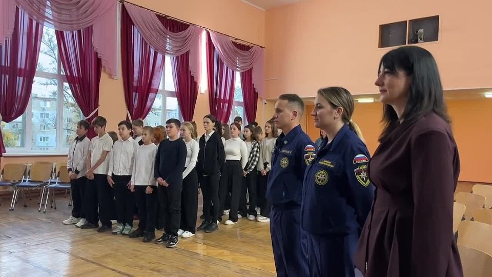 В Бердянской школе №11 начал работу Школьный спасательный отряд «Авангард 11»