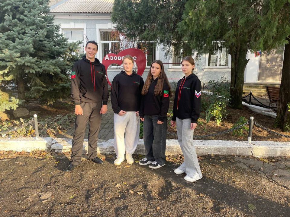 В селе Луначарское активисты получили новую экипировку от организации «Юг Молодой»