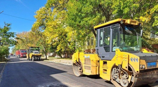 На шоссе Бердянск – Дмитровка – Софиевка идет ремонт дорожного покрытия