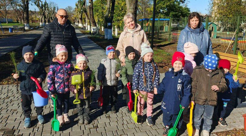 В селе Луначарское ко Дню народного единства прошла экологическая акция