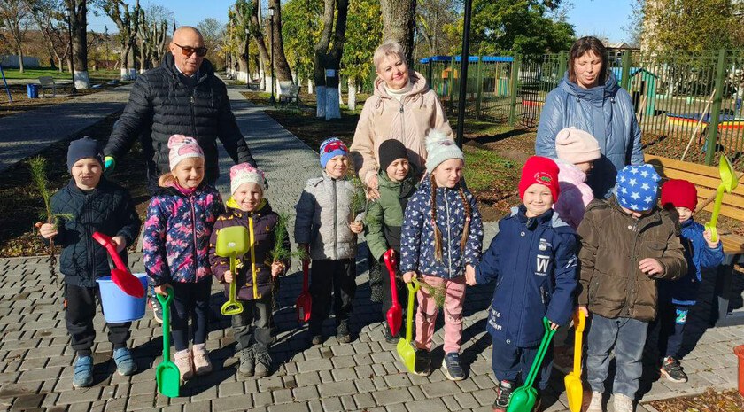 В селе Луначарское ко Дню народного единства прошла экологическая акция