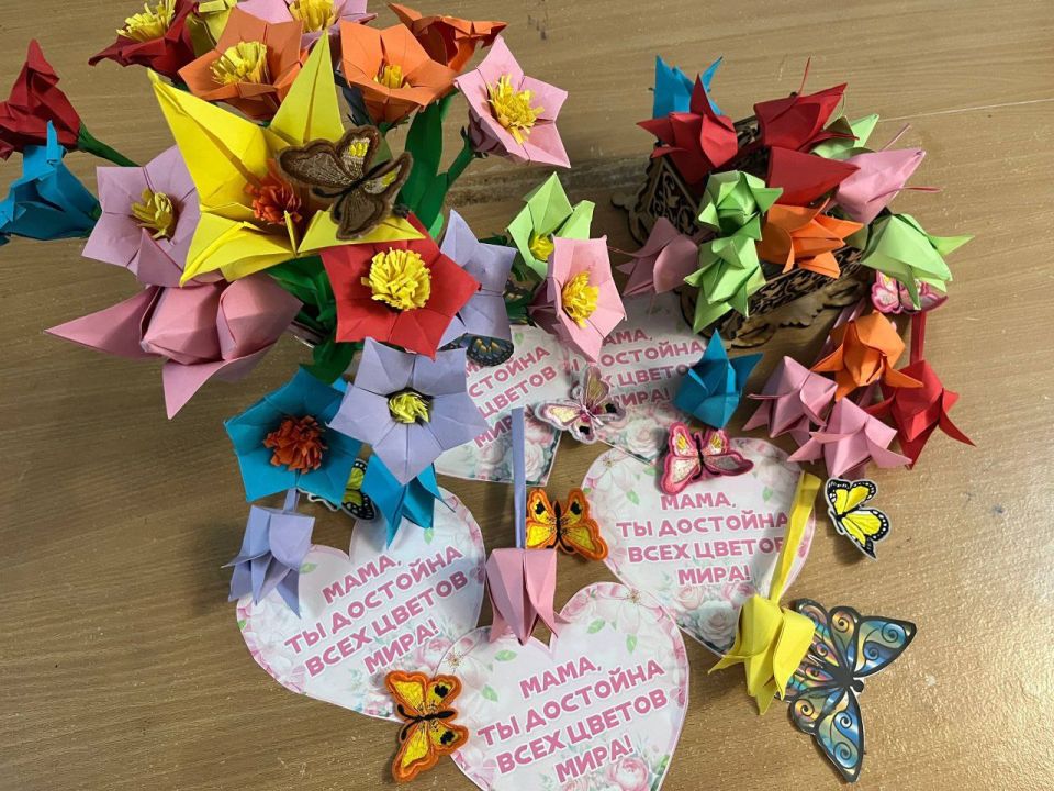 Творческое поздравление ко Дню Матери