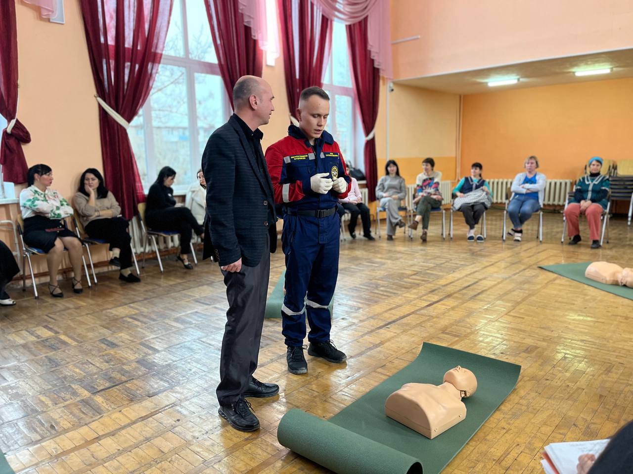 Мастер-класс по оказанию первой помощи прошёл для педагогов в Бердянске