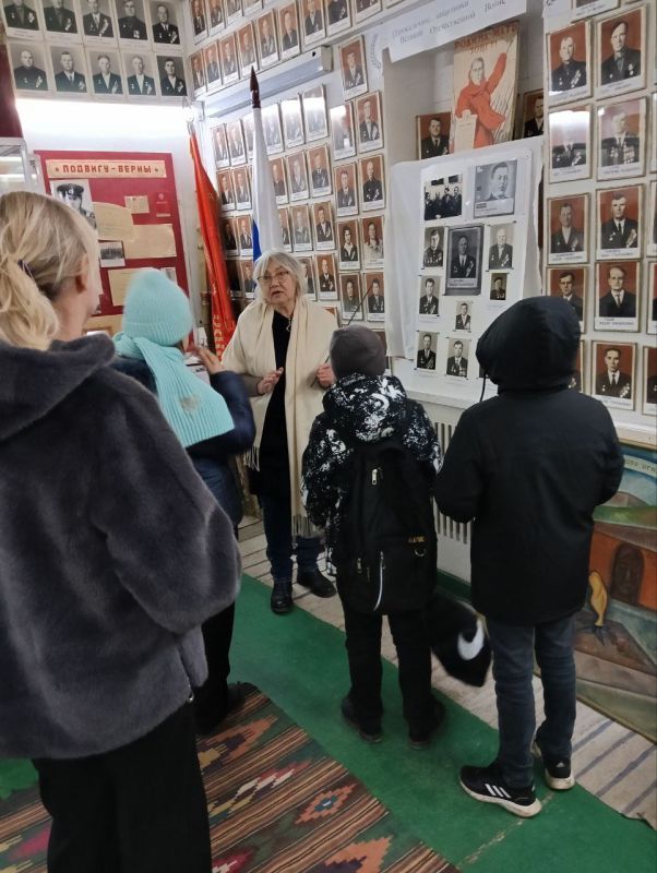 Первые посетители побывали на экскурсии «Наши герои»