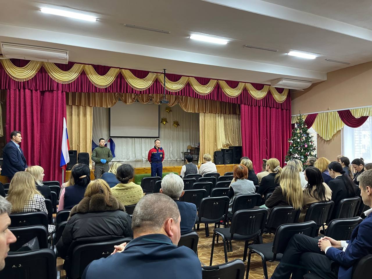 Бердянские педагоги осваивают навыки спасения