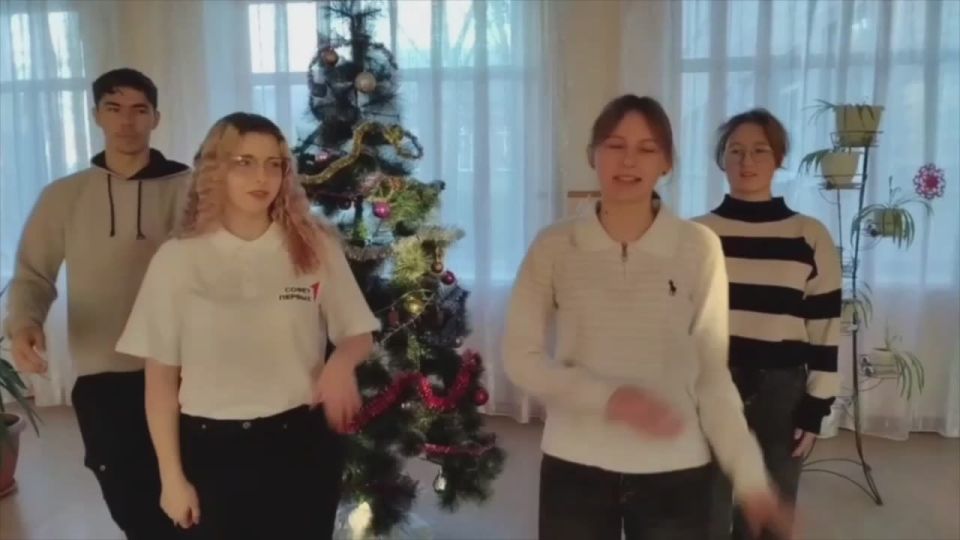 Активисты Движения Первых из Николаевской школы погружены в праздничную атмосферу вместе со всей страной!
