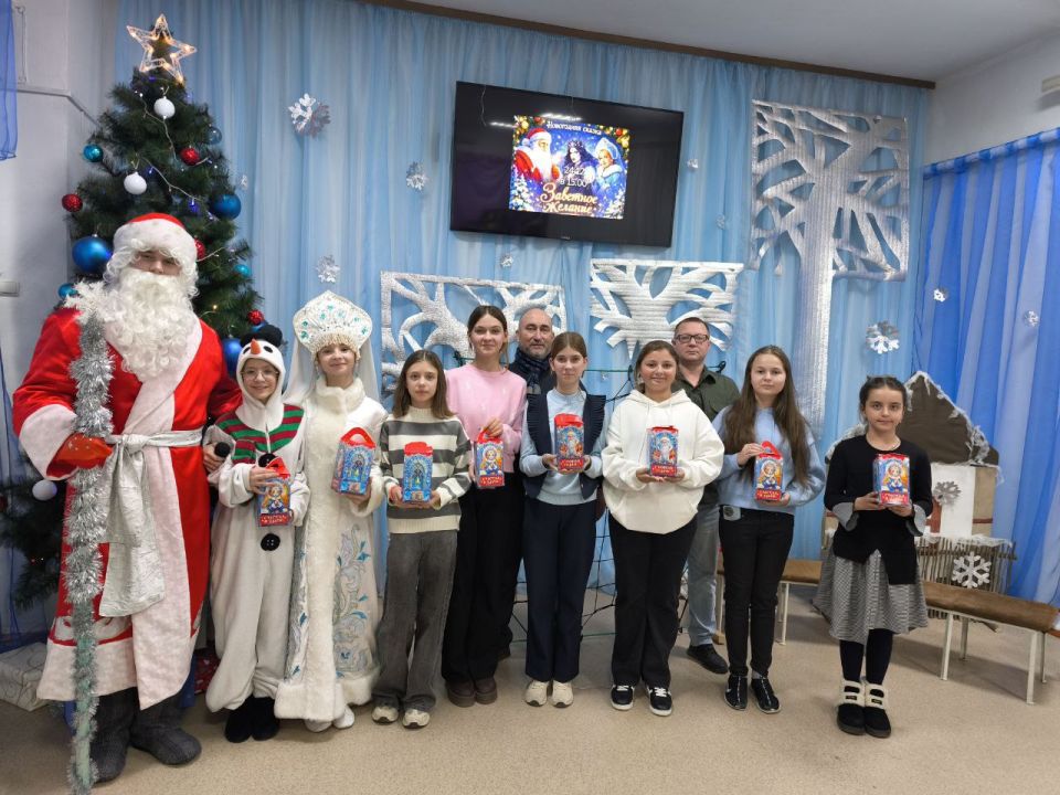 Александр Филиппов и Александр Черепанов навестили создателей «кукольных чудес»