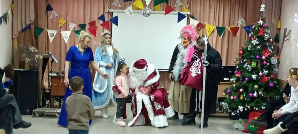 25.12.2025 г. в ГБУ «Комплексный центр социального обслуживания населения» Министерства труда и социальной политики Запорожской области г. Бердянска для детей инвалидов и детей из семей которые оказались в трудной жизненной...