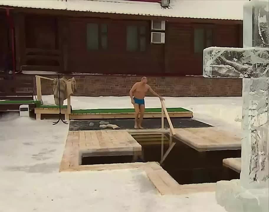 Анна Хорошун: Путин традиционно окунулся в прорубь на Крещение