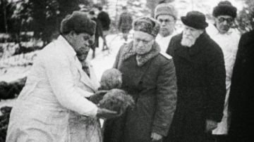 Анна Хорошун: 26 января. 1944. Комиссия Бурденко опубликовала сообщение: в Катынском лесу пленных польских офицеров расстреляли немцы