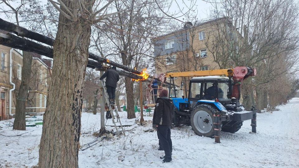 В Бердянске отогревают теплотрассы