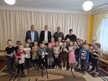 В Осипенко поздравили лучших учеников и малышей