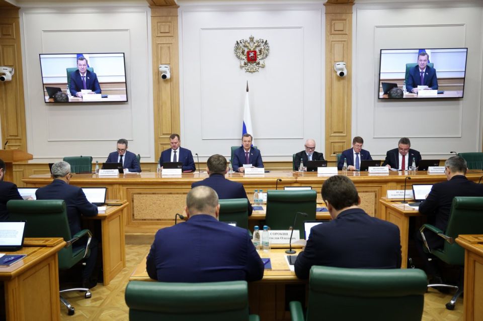 Дмитрий Ворона: Весенняя сессия 2026 года сегодня началась бурно - после пленарного заседания состоялось заседание Совета СФ по вопросам интеграции воссоединенных регионов, посвященное актуальным для Запорожской области...