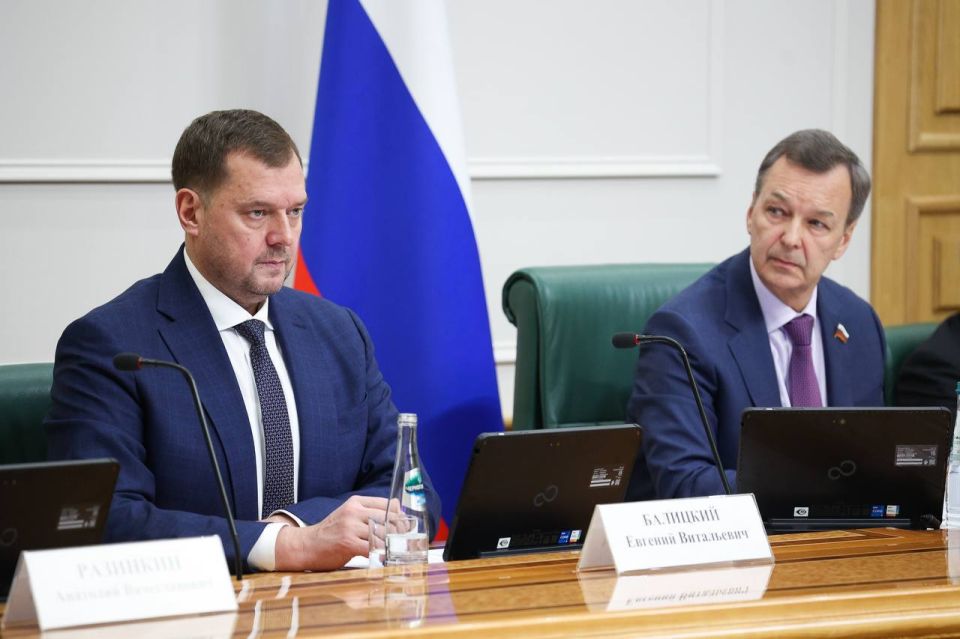 Евгений Балицкий: Совместно с сенатором от Запорожской области Дмитрием Николаевичем Вороной и председателем Законодательного собрания Запорожской области Виктором Андреевичем Емельяненко принял участие в заседании Совета по...