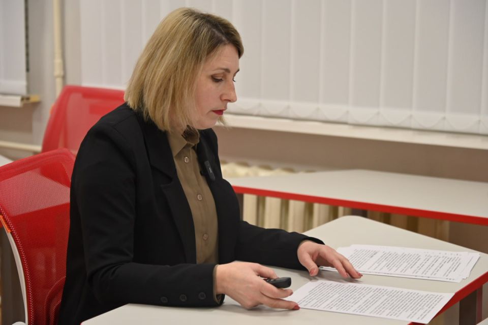 11 февраля 2026 года на базе ЦНППМ Азовского государственного педагогического университета им. П.Д. Осипенко состоялся педагогический воркшоп «Формирование коллективно-творческой познавательной деятельности школьников с...