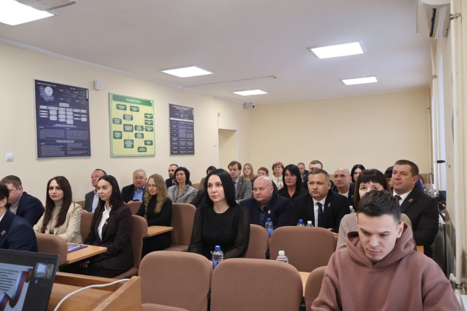 Бердянск укрепляет муниципальное управление: Василий Нечет принял участие в обучающем семинаре в Симферополе