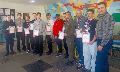 Открытый турнир по пауэрлифтингу ко Дню защитника Отечества прошёл в Бердянске