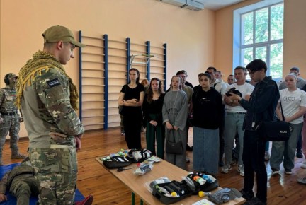 Педагогическим коллективом ГБУ РЦ ДО ЗО совместно с АГПУ при содействии Фонда поддержки ветеранов боевых действий Управления специальных операций «С» был проведён практикум-профпроба для студентов АГПУ «Есть такая профессия...