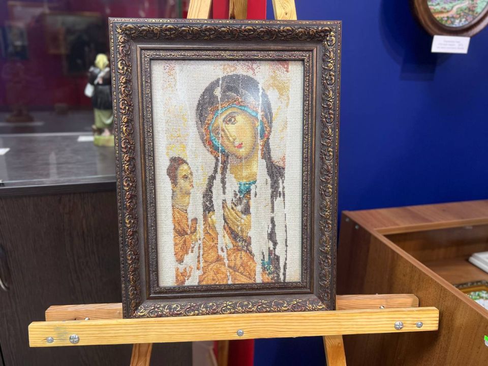 В Бердянске открылась юбилейная выставка вышивки