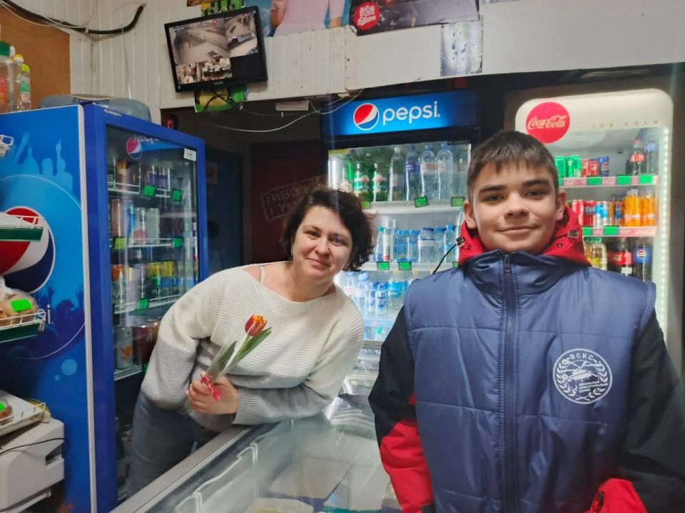 Поздравление от юных спасателей