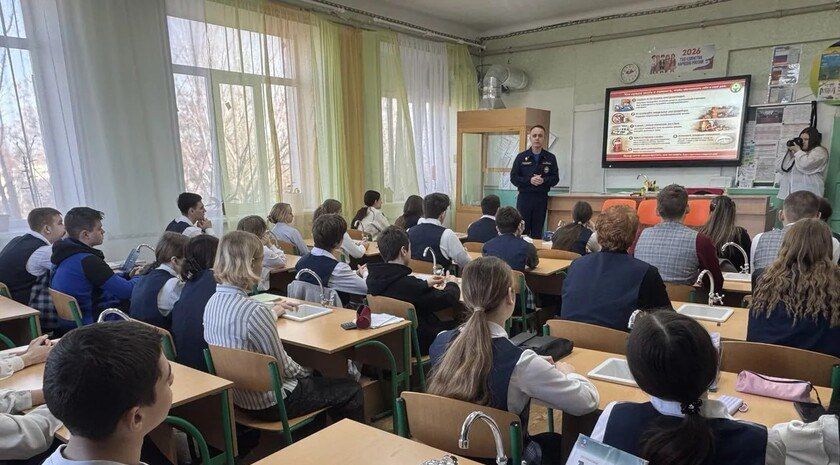 Для бердянских школьников провели лекцию по безопасности и трудоустройству