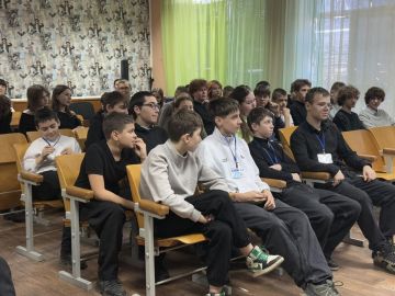 Школьники Запорожской области узнали о хранителях российского суверенитета