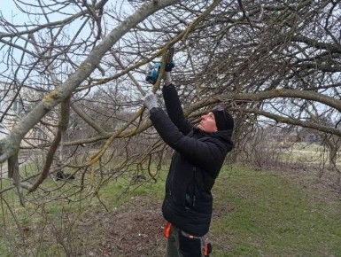 В Бердянске продолжаются весенние субботники