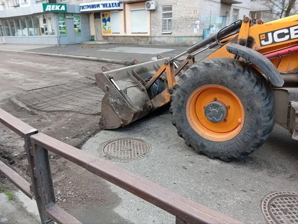 В Бердянске коммунальные службы привели в порядок улицы и соцобъекты